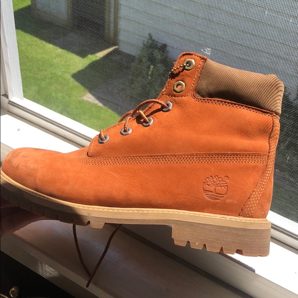 gently used men’s sevenWOMENS 8.5 Timberland boots